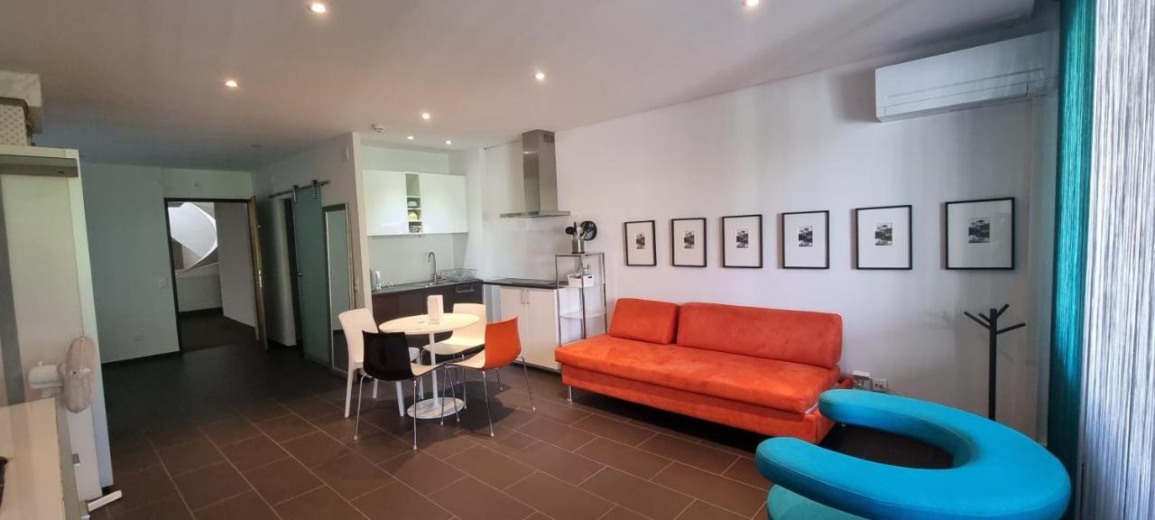 Bissone Apartment Appartamento *